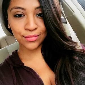 Meet your Posher, Mayra